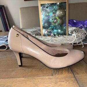 Tan Classic Pointed Toe Heels